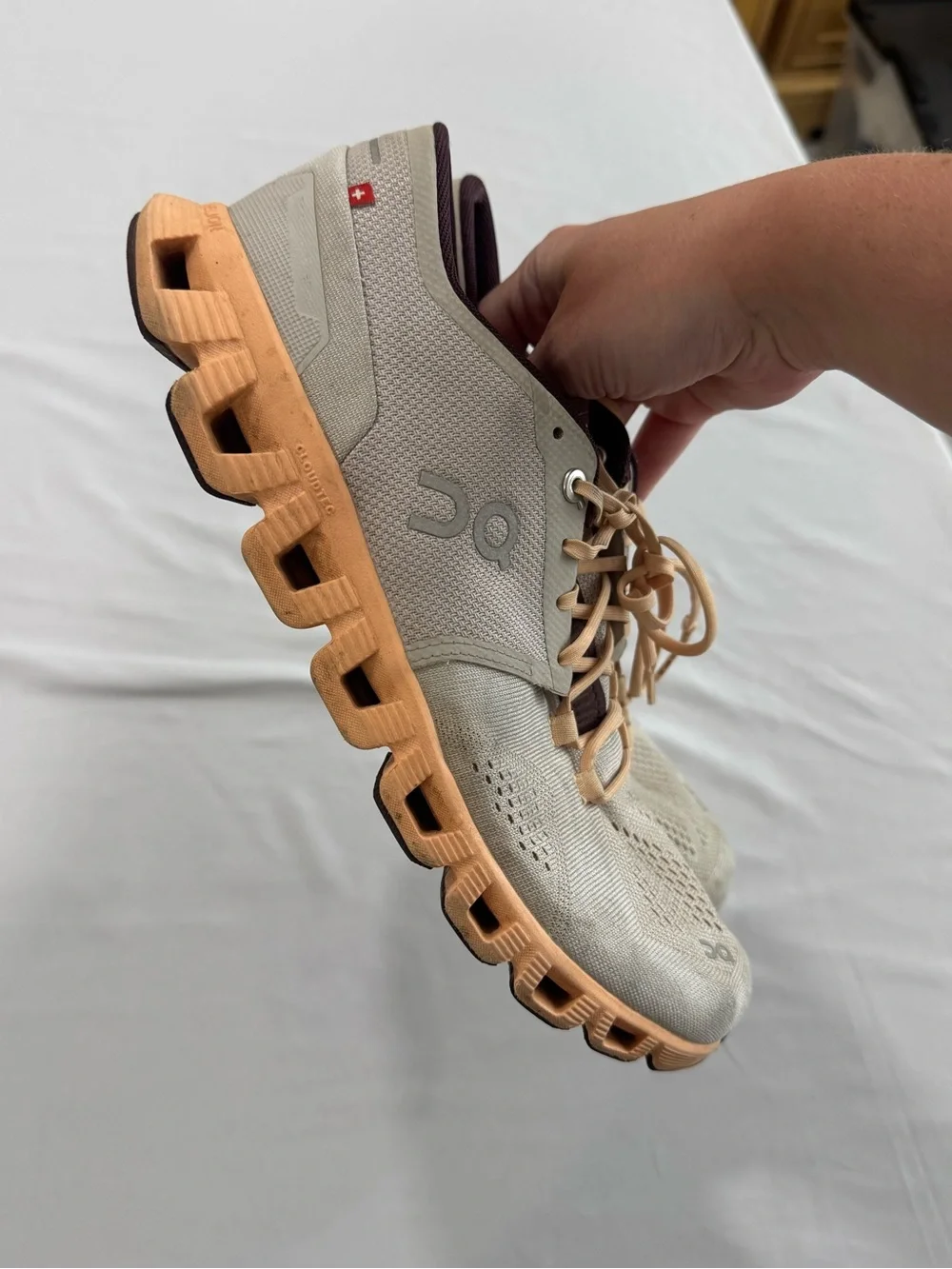 Women's On Cloud X training shoes 10.5‎